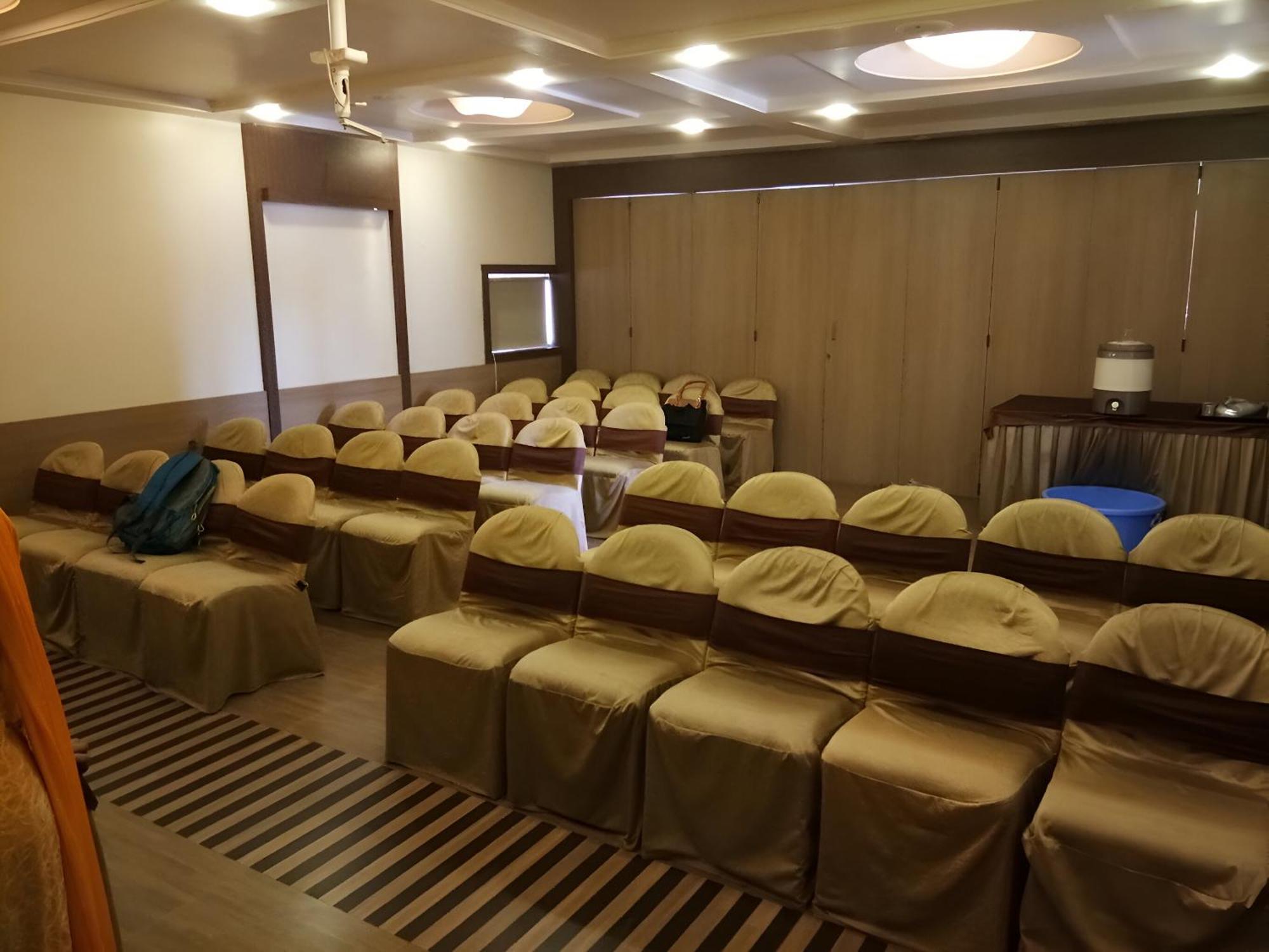 New Hotel Europa Inn راجكوت المظهر الخارجي الصورة