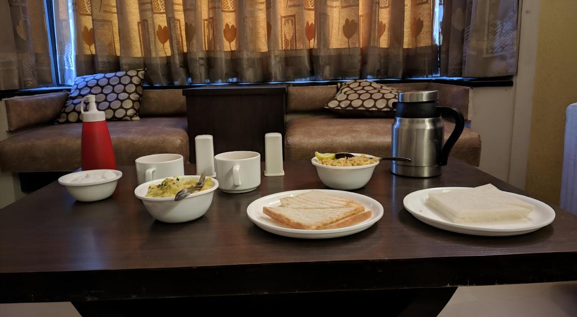 New Hotel Europa Inn راجكوت المظهر الخارجي الصورة